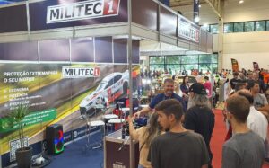 Apresentação do MILITEC 1 no simulador de atrito durante a 4ª edição do Old & Low Car. Foto: Renyere Trovão