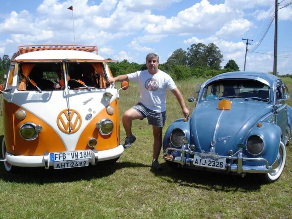 Marco Rebuli utiliza MILITEC 1 em sua Kombi 1975 e o Fusca 1969. Foto: Arquivo pessoal
